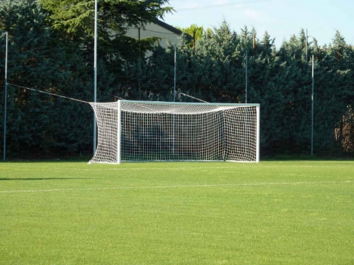 Obrázek Pevná fotbalová branka se zadními sloupky sítě 7,32 x 2,44 m – P5907